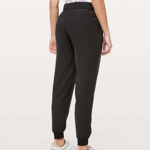 Lululemon On the Fly Jogger WOVEN